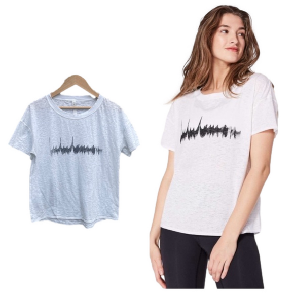Lululemon Women's Lightest Oversized Tee Expression White and Black Size 4/Small - Picture 1 of 9